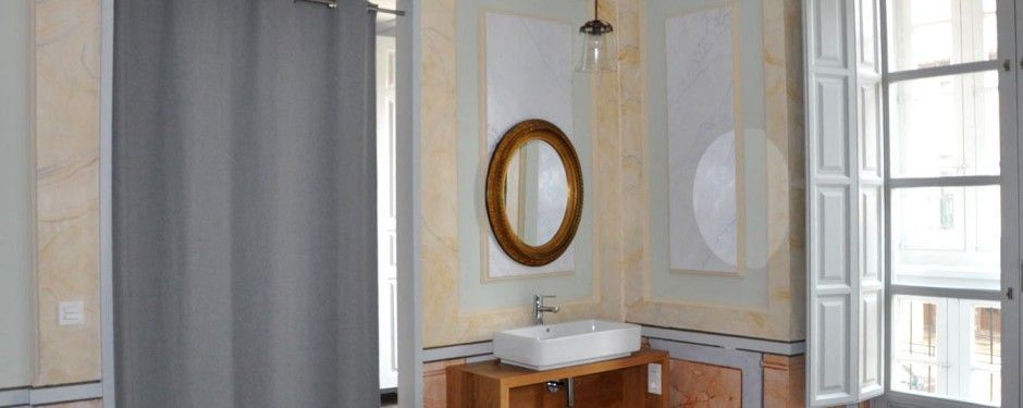Habitación 7 — Suite con estucos originales y galería a la Plaza Mayor, dos ambientes — foto 6